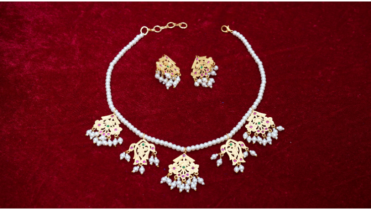 zoya gold tone silver necklace and earrings set