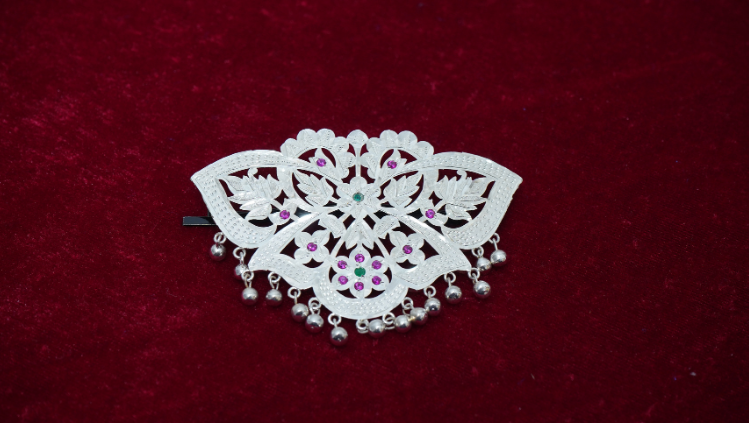 mahbooba silver back clip