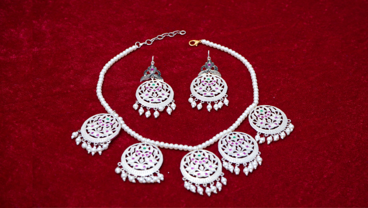 rahnuma silver necklace and earrings set