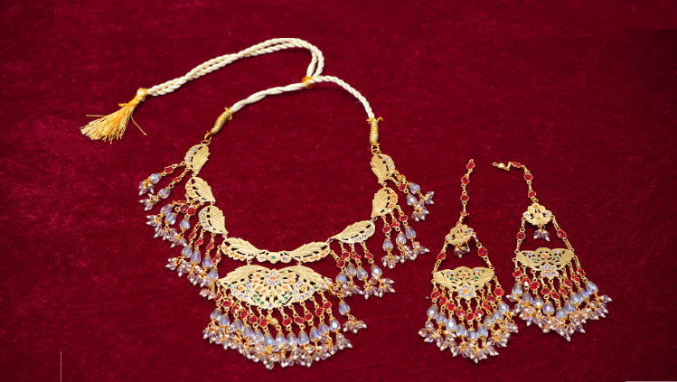 seeta gold tone silver necklace and earrings set